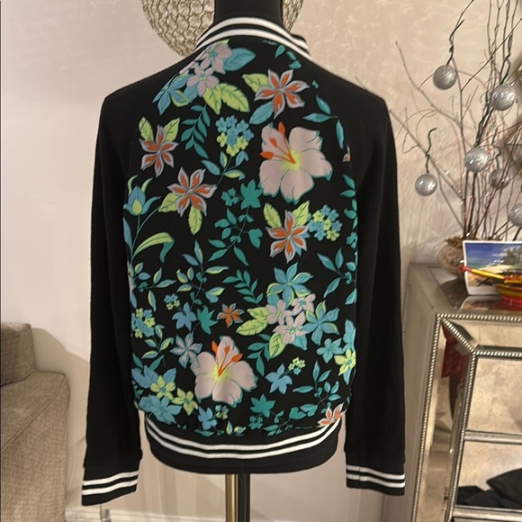 Lovers and friends Floral Black Bomber Jacket size S - Picture 4 of 4